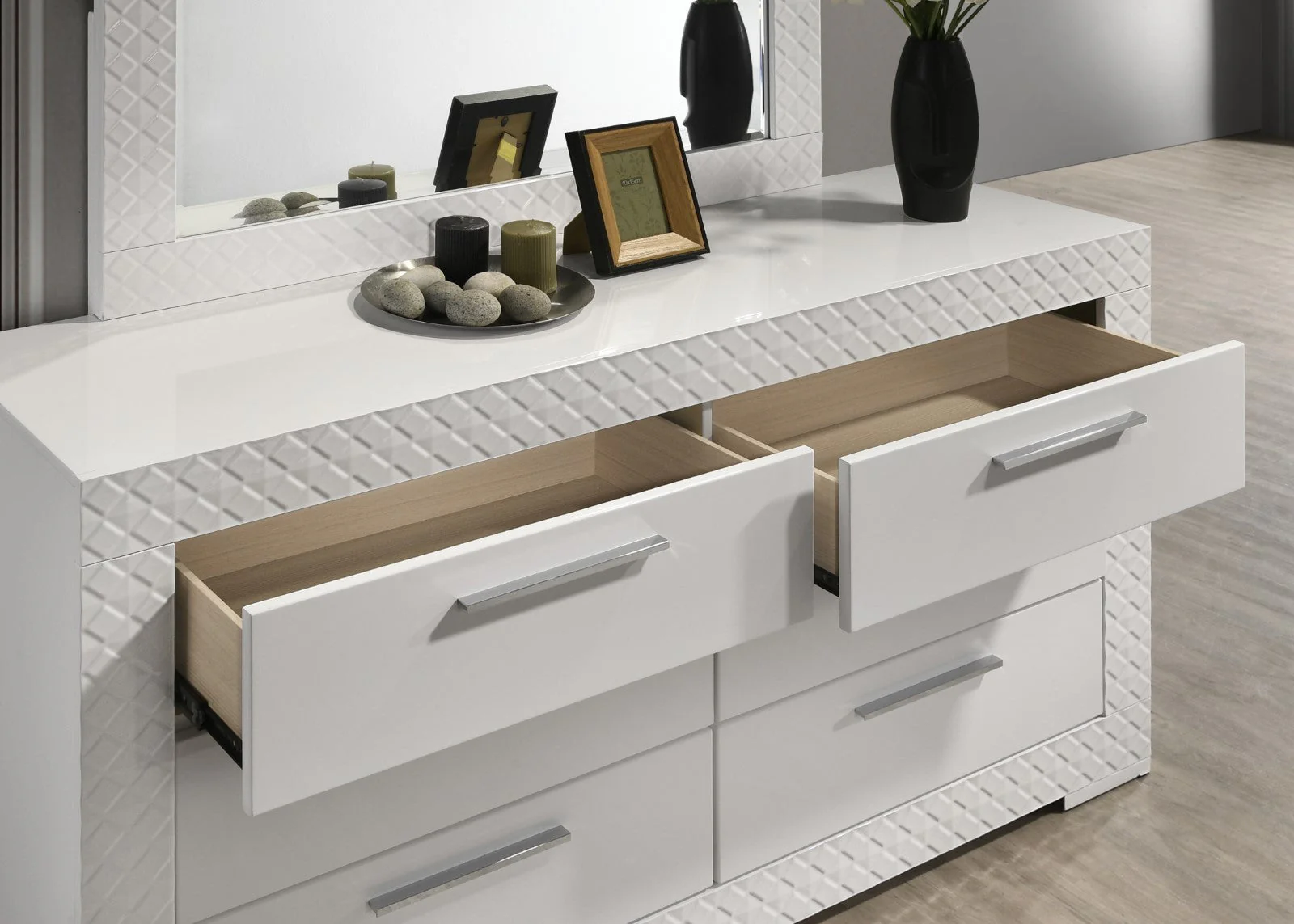 Whitby White Queen 4 Piece Bedroom Set - Image 4