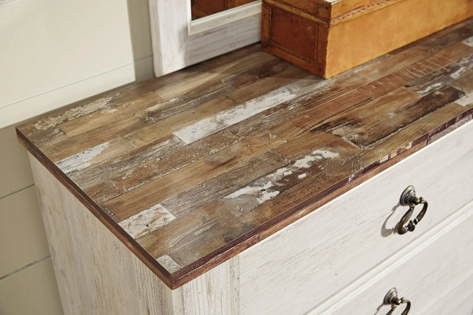 Willowton Six Drawer Dresser - Image 3