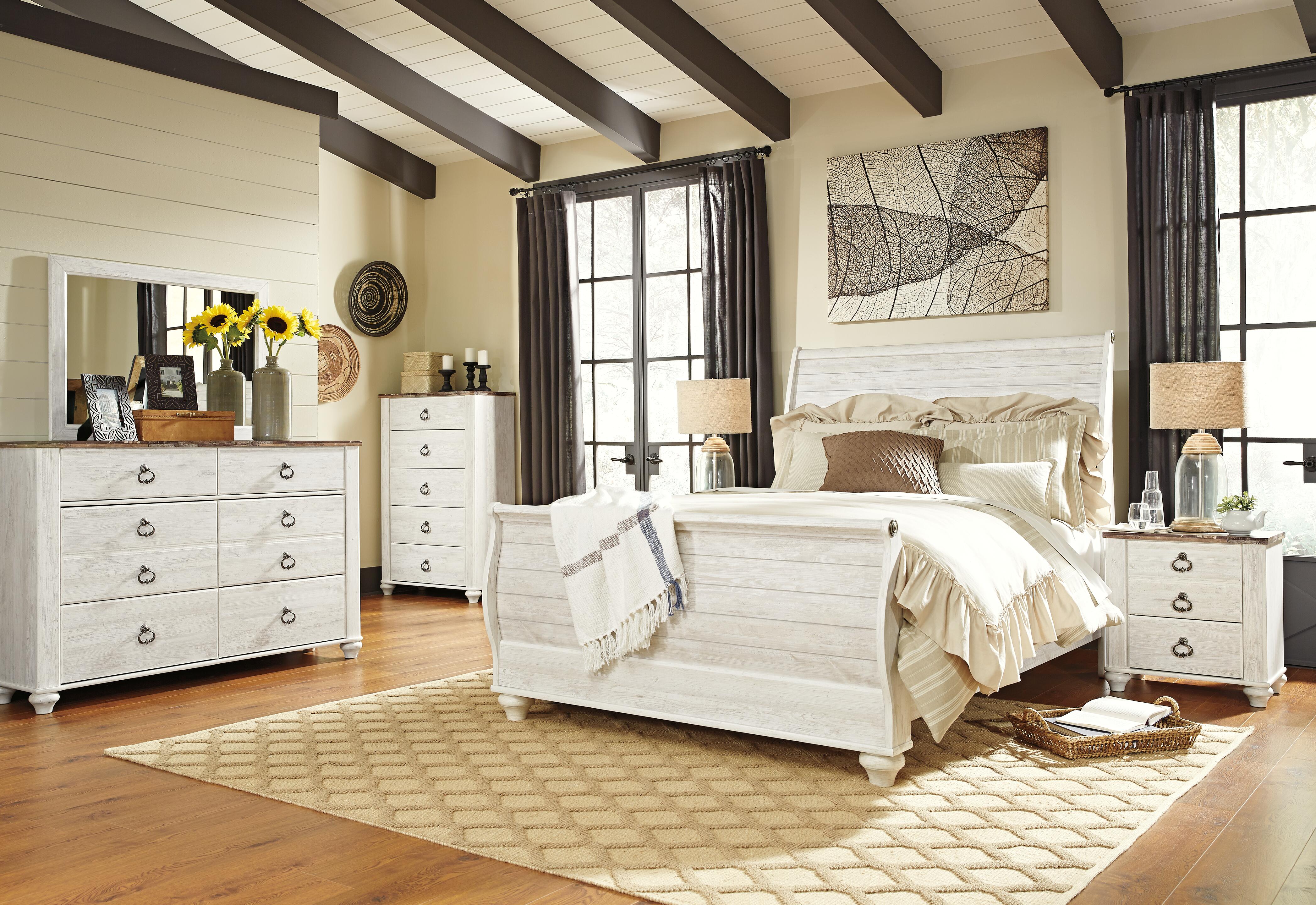 Willowton Sleigh Bed Bedroom Set - Image 17