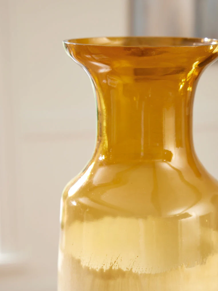 Wynburg Vase - Image 5