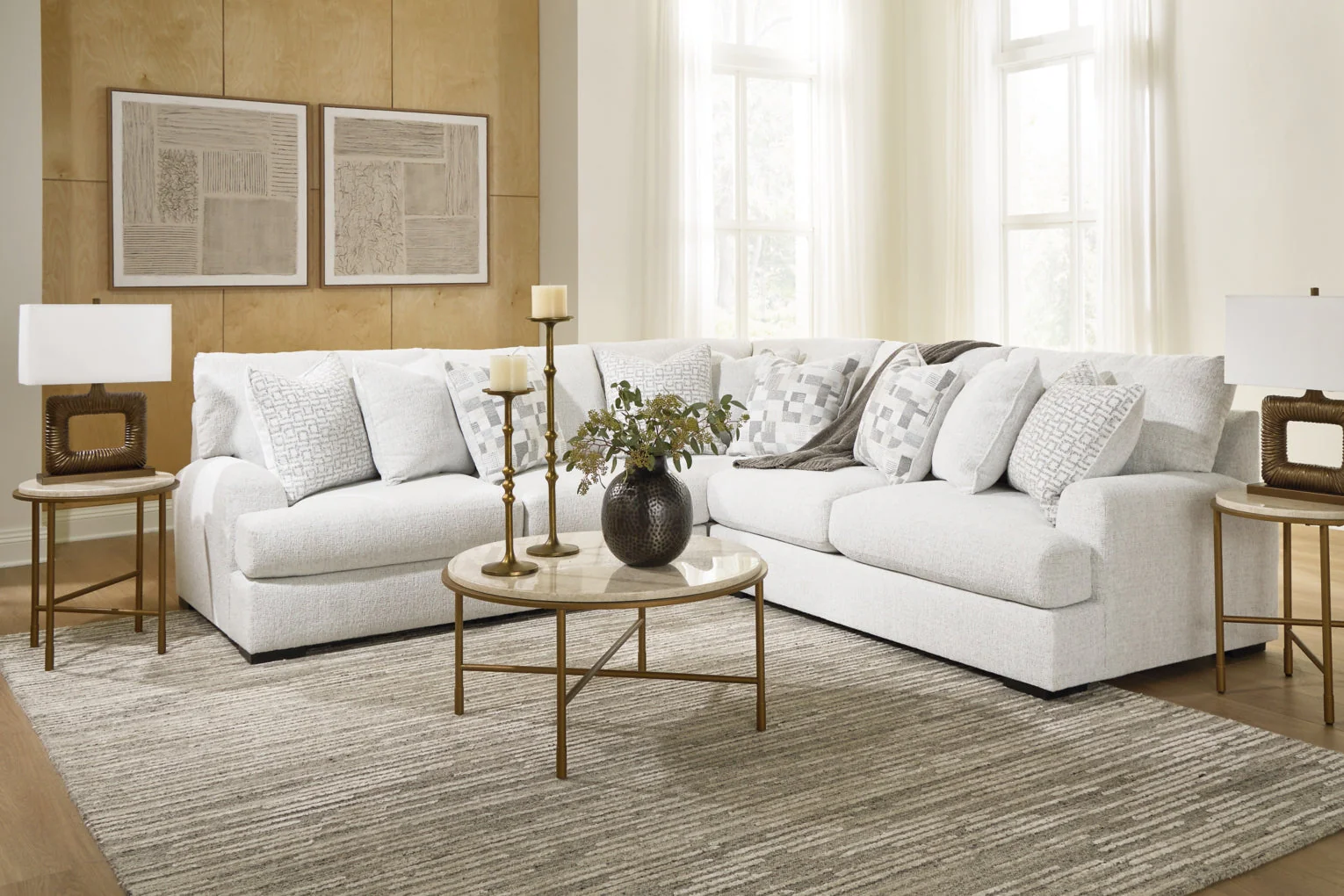 Wynncroft Manor 3-Piece Sectional - Image 3