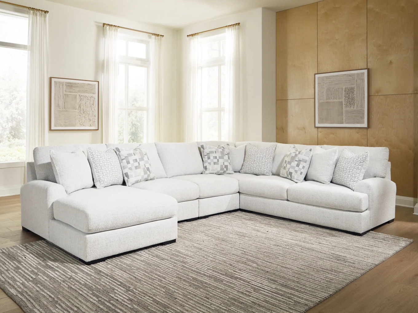 Wynncroft Manor 5-Piece Sectional with Chaise - Image 4