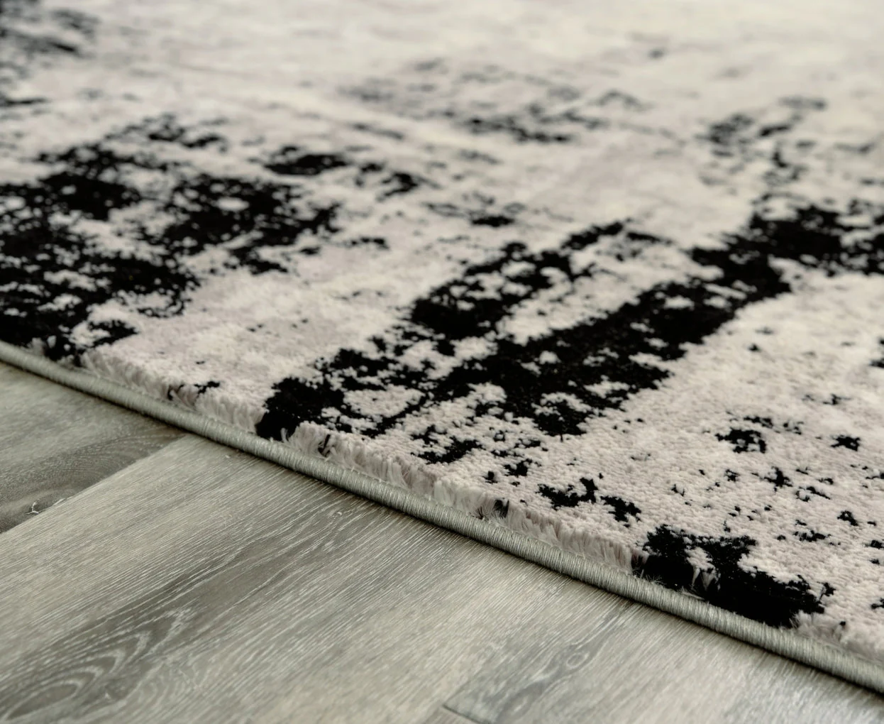 Zekeman Rug - Image 3