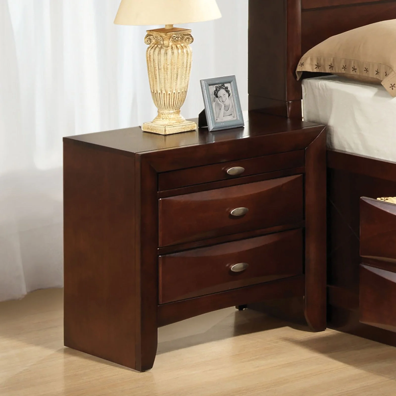 Zosimo Dark Cherry 5 Pc. Queen Bedroom Set w/ Chest - Image 5