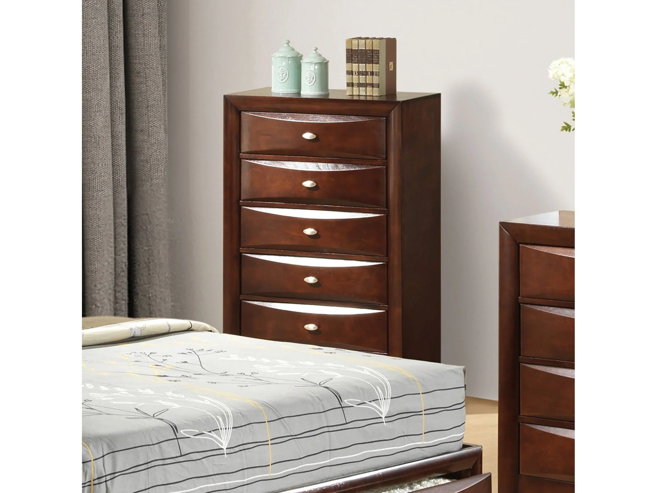Zosimo Tall Chest